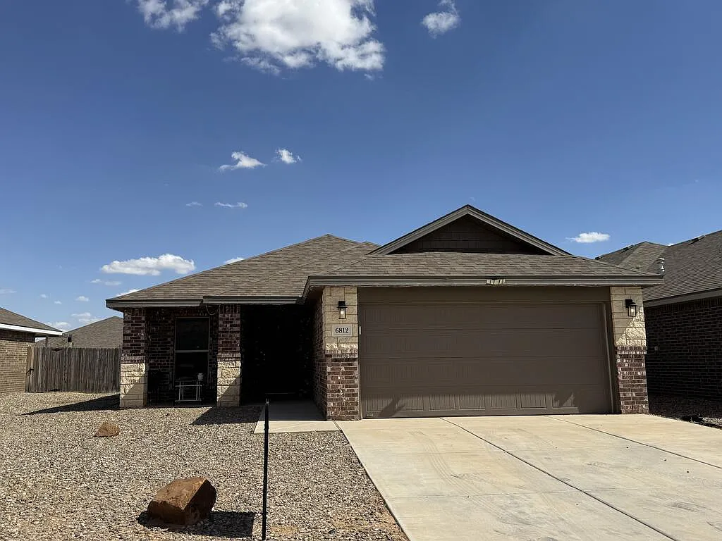 3 bed, 2.0 bath, 1379 sqft, $2,300 — Photo 1