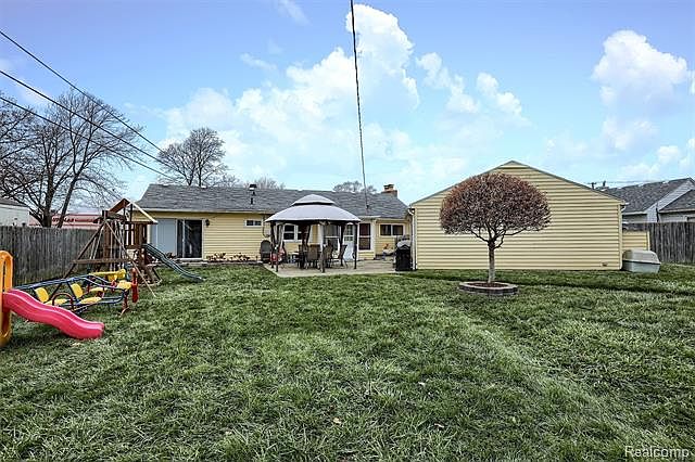 37688 Groesbeck Hwy, photo 21