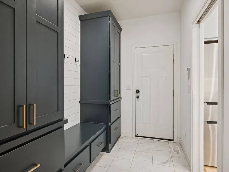 18305 Dove Ct — Photo 8