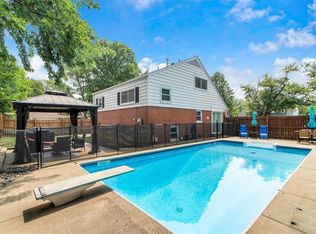 16 Blackberry Dr, Saint Charles, MO 63301