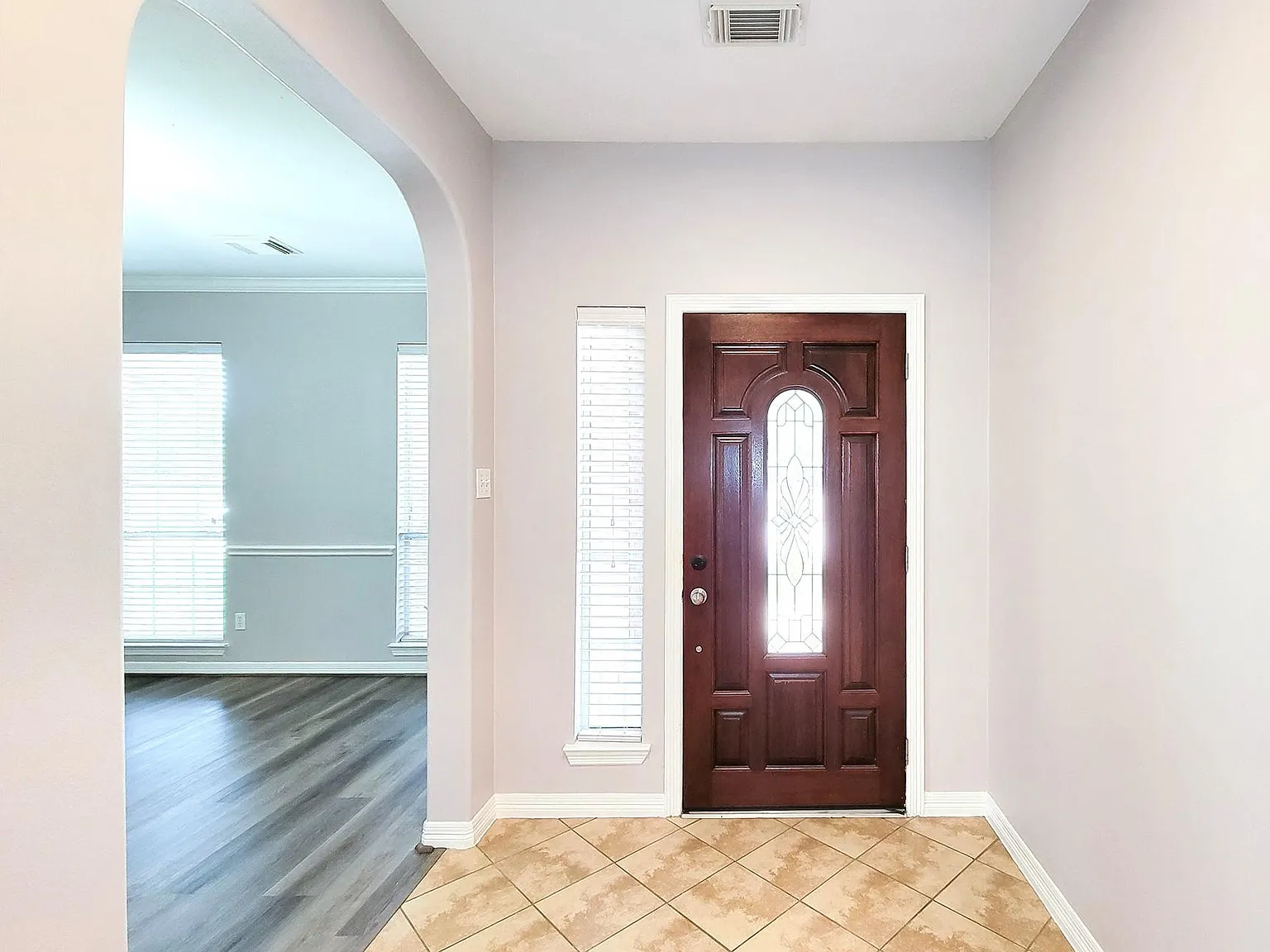 3 bed, 2.0 bath, 1870 sqft, $2,150 — Photo 4