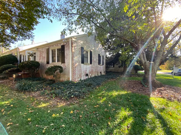 1806 Lynnwood Dr, Charlotte, NC 28209