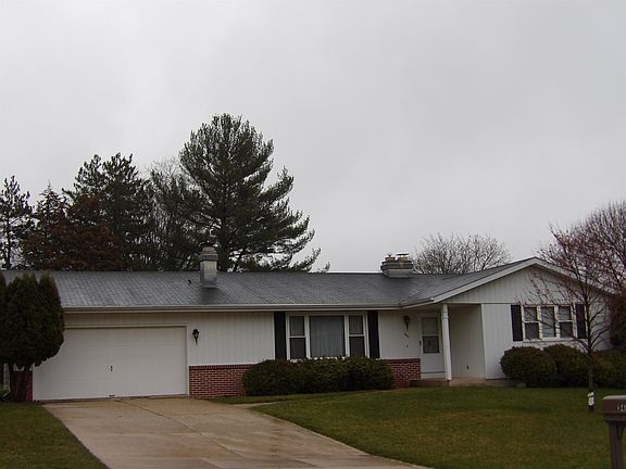 2nd image of 240 Longwood Dr