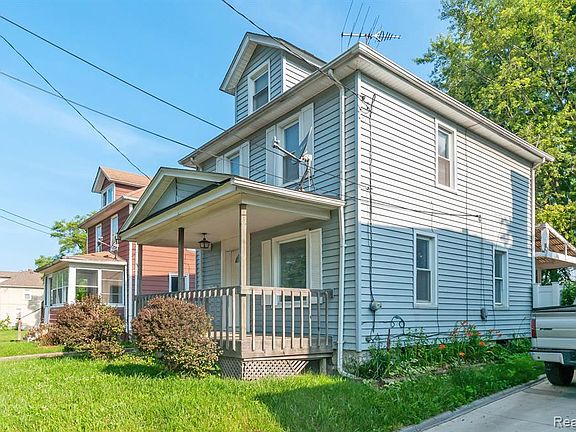 4th image of 62 Hudson Ave