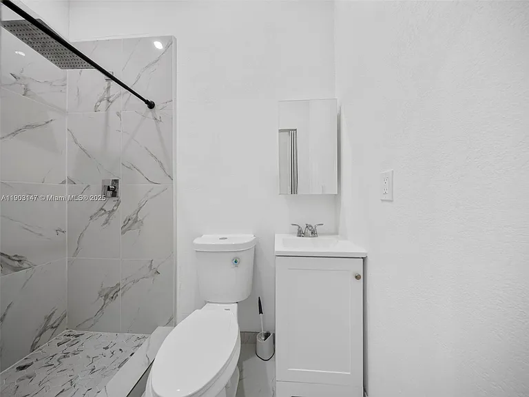 1411 SE 26th Rd — Photo 33