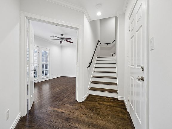 3rd image of 1904 Greenwich Place Dr