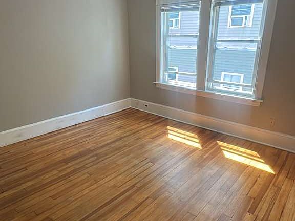 4th image of 518 Willow St APT 2L