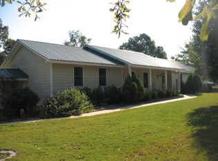 1055 Sunray Hatchery Rd, Commerce, GA 30530