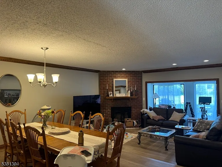 4 Woodward Ln — Photo 6