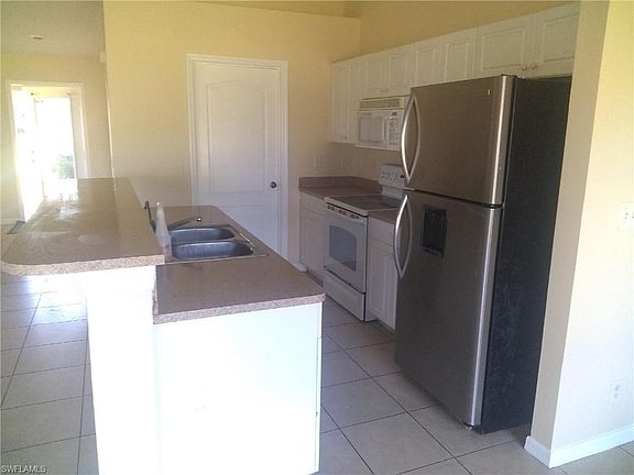 4th image of 3770 NE 16th Pl