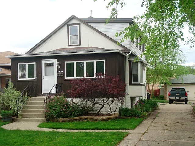 11409 S Central Park Ave photo 1