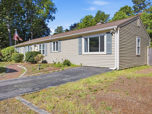 2nd image of 179 Sheaffer Rd
