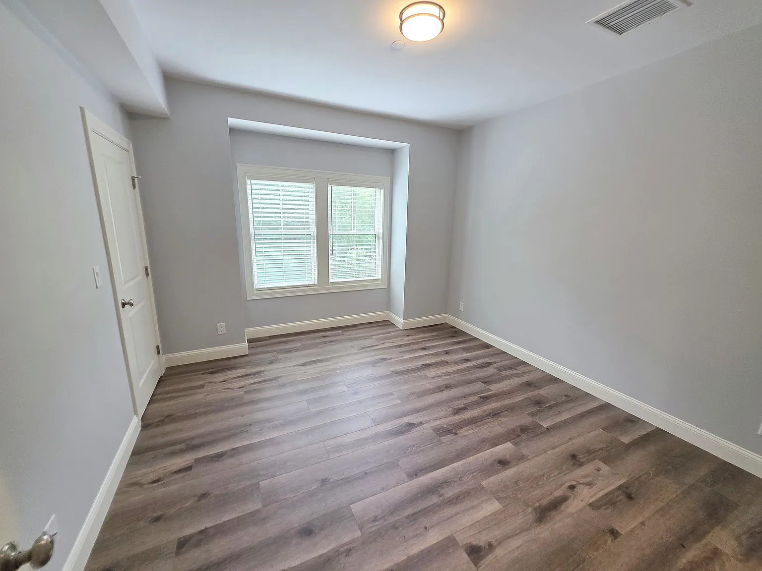 2 bed, 1200 sqft, $3,000 — Photo 3