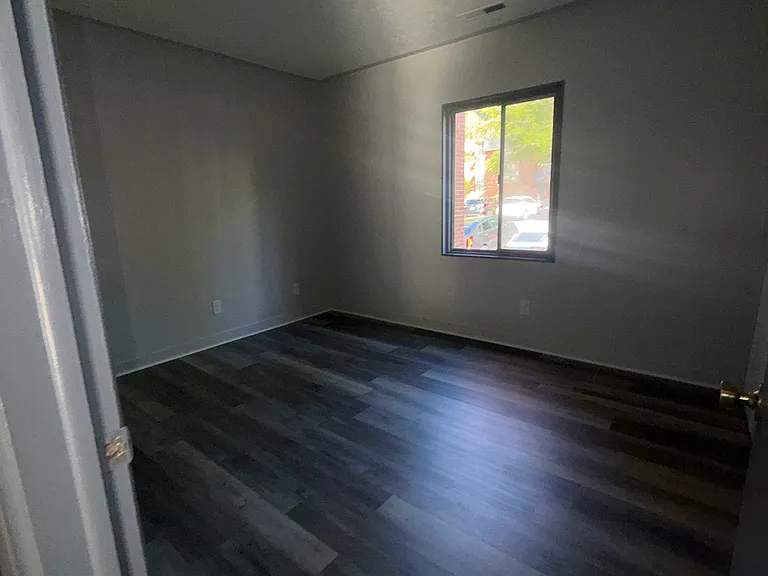5226 Castlewood Rd #D — Photo 7