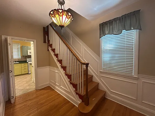 306 Kingston Rd — Photo 2