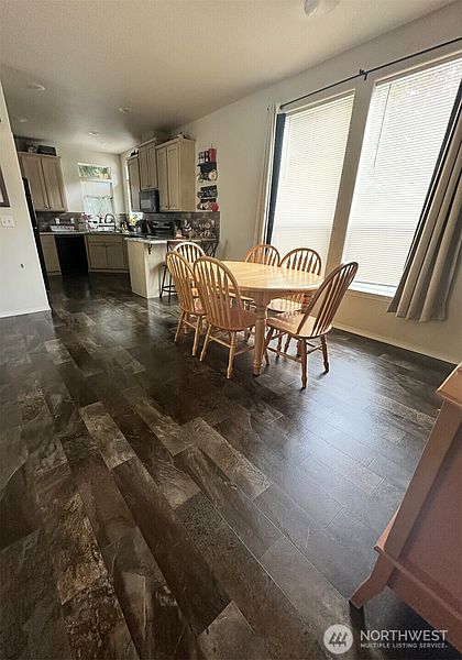 5th image of 1720 Maple Lane #33