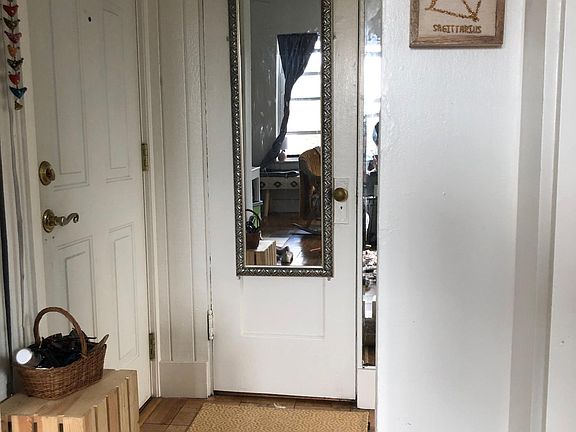5th image of 755 W Cornelia Ave #105