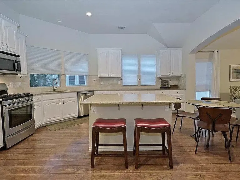 9104 Askew St — Photo 4