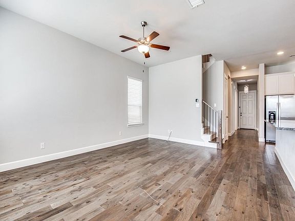 2nd image of 1024 Gardenia St