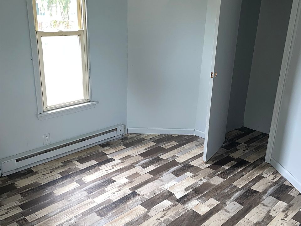2nd image of 86 Clinton Ave APT 1