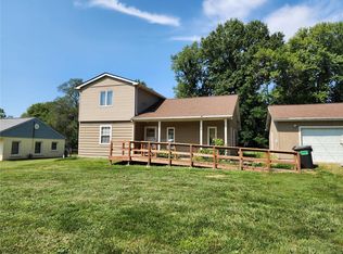 19 Maple Dr, Caseyville, IL