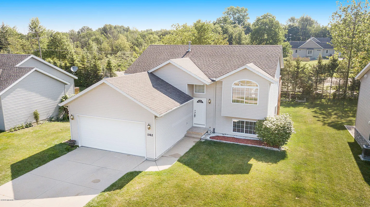 5162 Taylor Ridge Dr SE photo 1