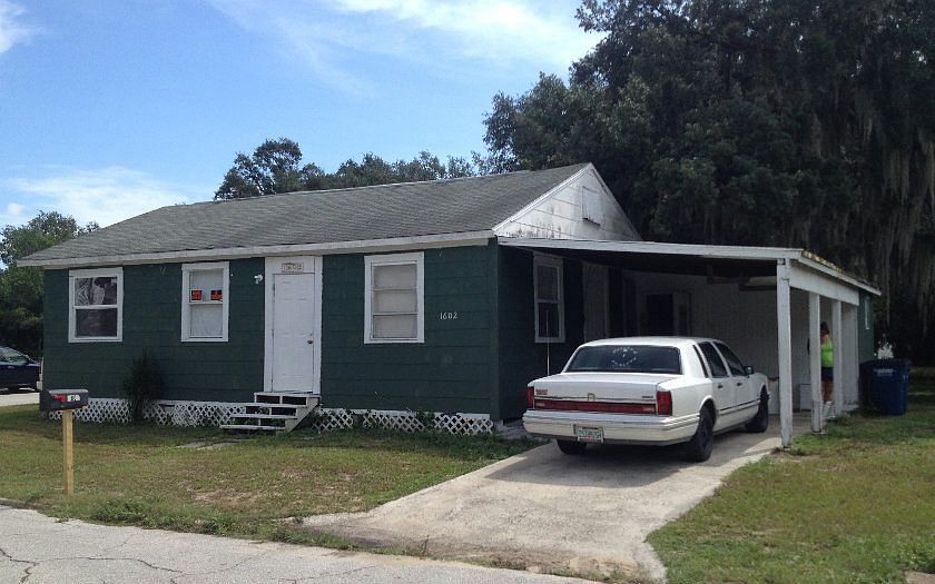 1st image of 1602 Roseland Ave