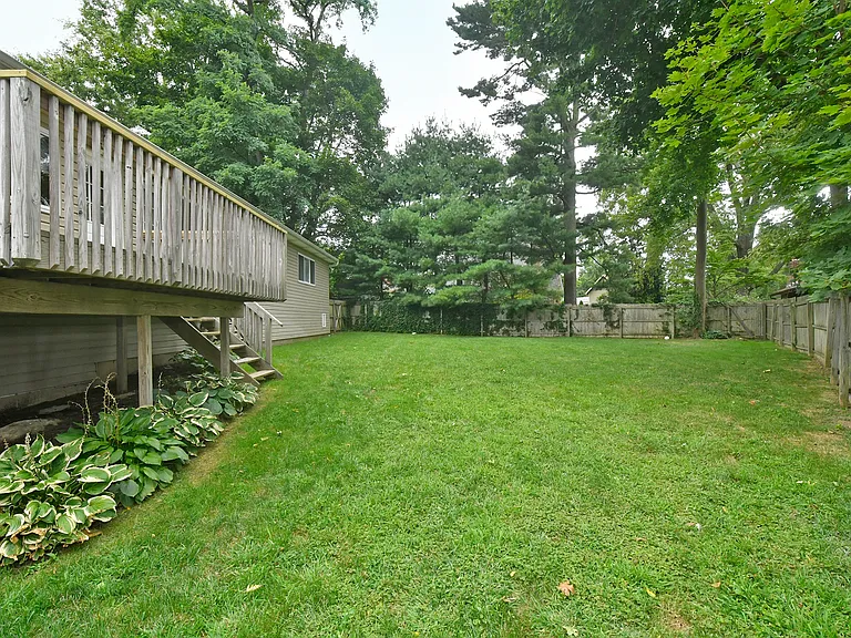 Hillside Ave — Photo 15