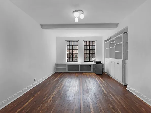 320 E 42nd St APT 1013, New York, NY 10017