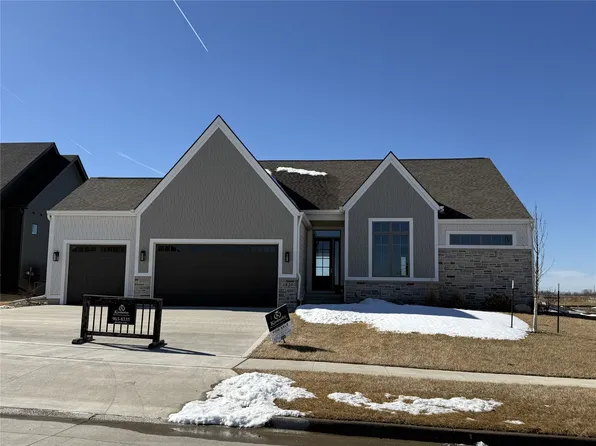 3820 Fieldstone Dr, Waukee, IA 50263