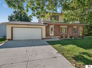 3105 Leawood Dr, Bellevue, NE 68123