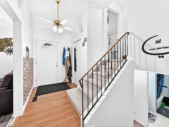 2nd image of 983 Rundlecairn Way NE
