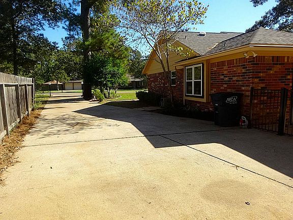 3rd image of 34611 Oma Dr