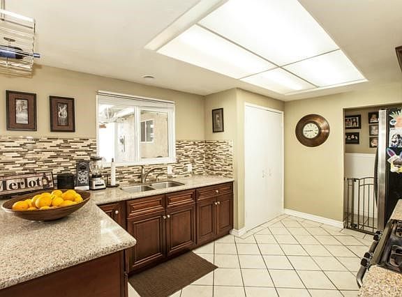 Pantry closet and plenty of storage
