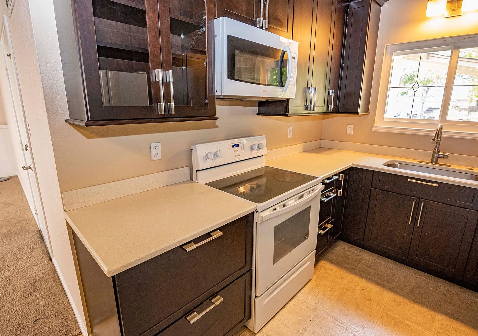 Perfectly located 3/2 Cambrian Park Home - 4384 Camden Ave San Jose — Photo 2