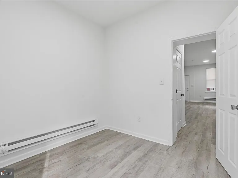 5715 Malcolm St — Photo 11