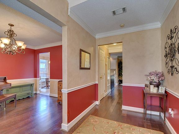3rd image of 595 Oak Brook Drive