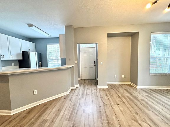 3rd image of 13703 Richmond Park Dr N APT 3201