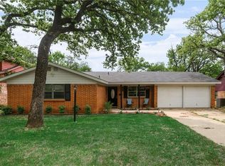 3604 Falcon Dr, Forest Hill, TX 76119