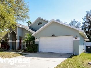 1207 Rainbrook Cir, Valrico, FL 33596