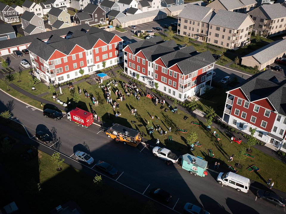 Summer starts here! A vibrant kickoff filled with food trucks, music, and community vibesThe Downs knows how to celebrate.