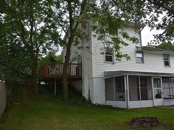 Side deck and screened patio