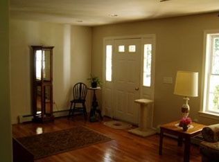 890 Santuit-newtown Rd, Marstons Mills, MA 02648