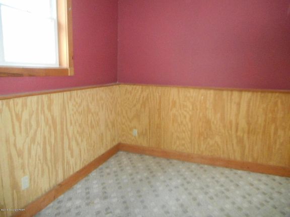 5th image of 123 Naomi Ln