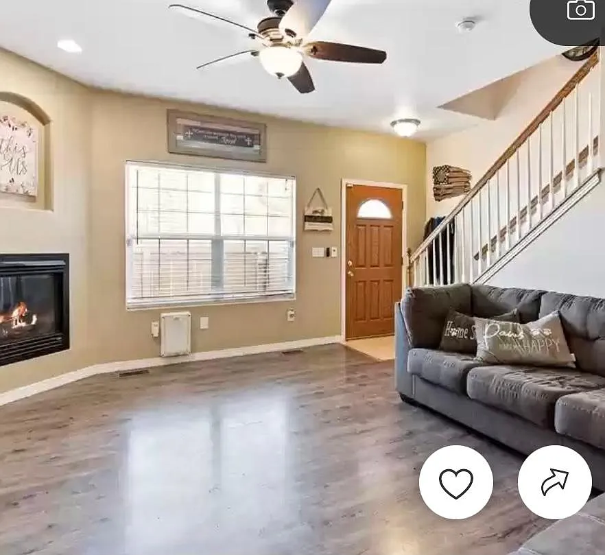 3 bed, 1455 sqft, $2,275 — Photo 1