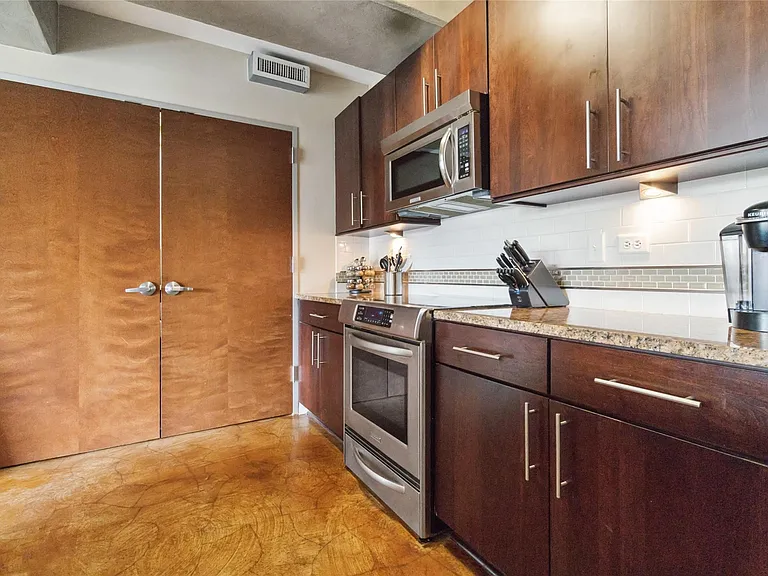 800 Brazos St #803 — Photo 9