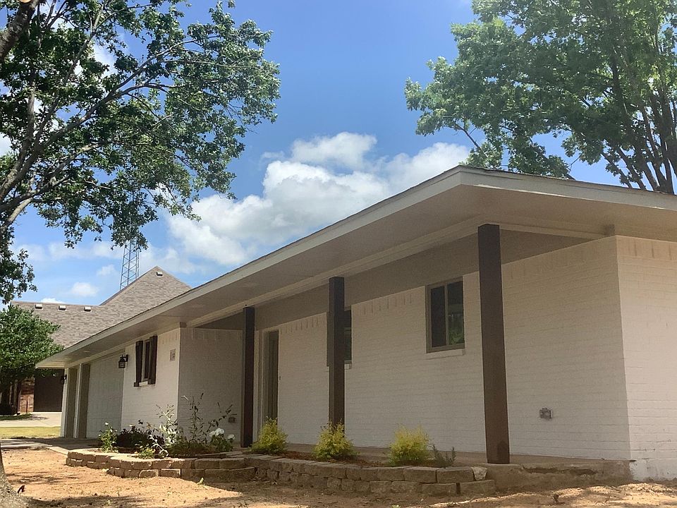 1st image of 121 San Chez Dr