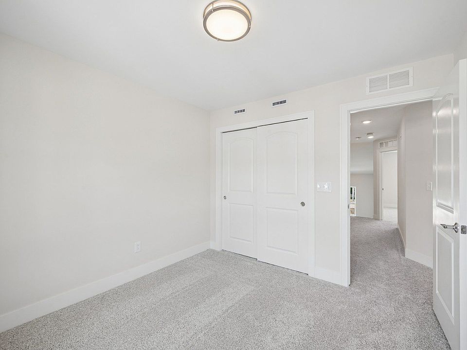 1015 Pine Tree Ln, photo 14