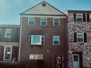 8127 Larkin Ln, Vienna, VA 22182