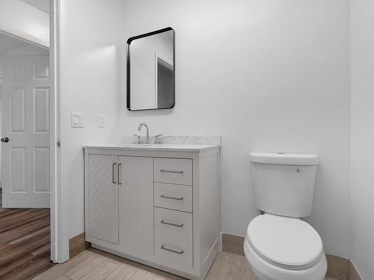 2331 NE 15th Ct — Photo 17